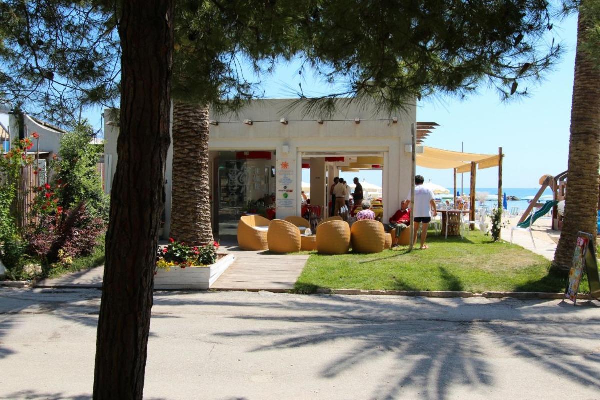 Residence Stella Marina Cupra Marittima Exteriör bild